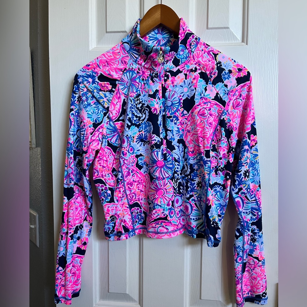 Luxtenic top short nwot never worn